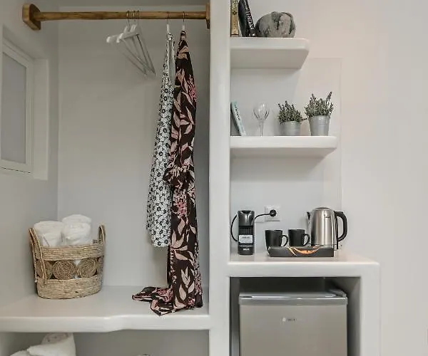 Ruby Of Naxos * Agios Prokopios (Naxos)