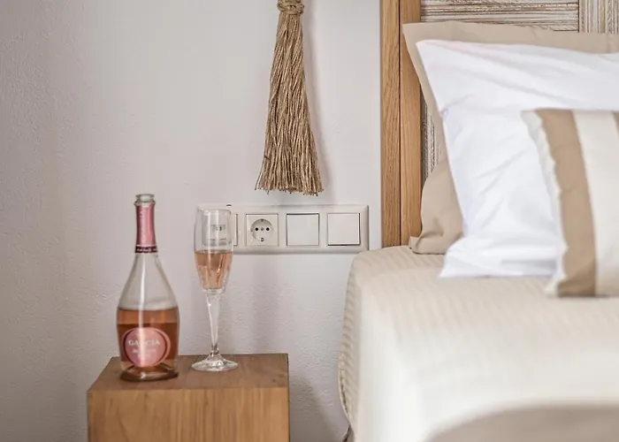 Ruby Of Naxos * Агиос-Прокопиос