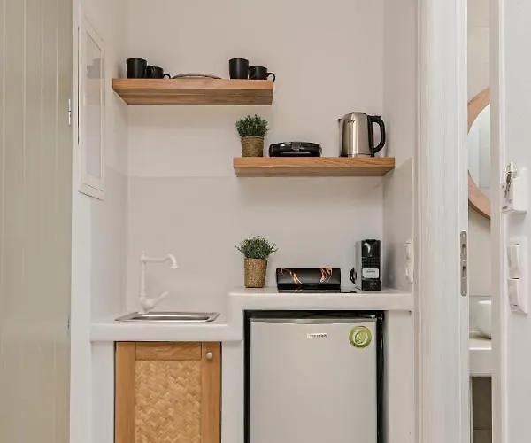 Ruby Of Naxos 阿吉奥斯普罗科皮奥斯